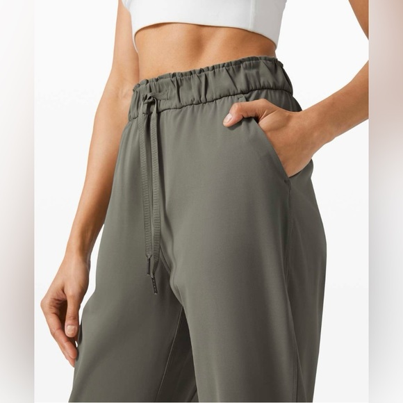 Lululemon Keep Moving Pant 7/8 High-Rise - Size 6 - Picture 4 of 5